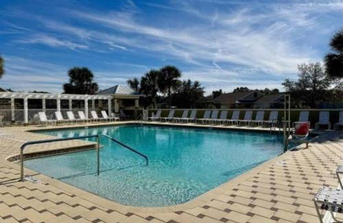 Sumter County House | Spacious Golf Retreat-2 King Beds-Golf Cart- Full Kitchen & TVs in Every Room