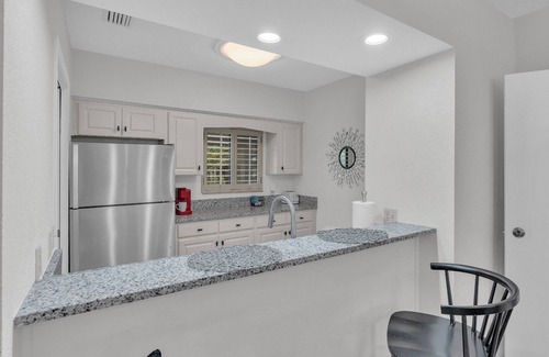 Wesley Chapel Condo | Spacious Golf & Tennis Condo w/Stunning Views, Patio, Full Kitchen & More – Perfect for Relaxation!