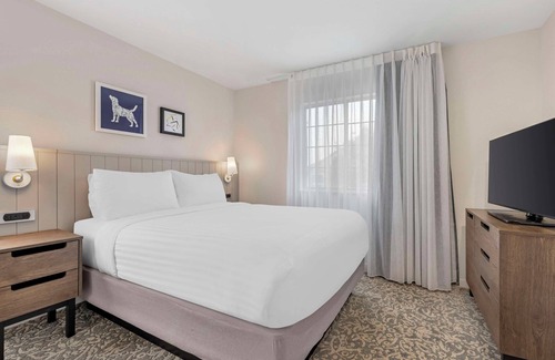 Torrance Hotel | Spacious Good-Value Accommodation! 2 Comfortable Units, Free Parking