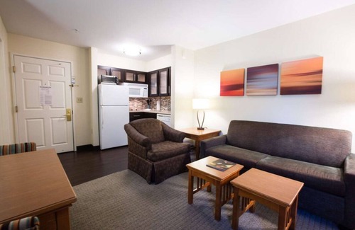 Gateway Hotel | Spacious Good-Value Accommodation! Close to Walnut Creek Greenbelt, w/Pool!