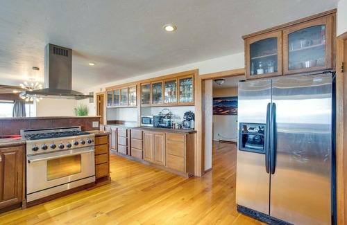 Grand Junction House | Spacious Grand Junction Home Rental w/Mtn Views!