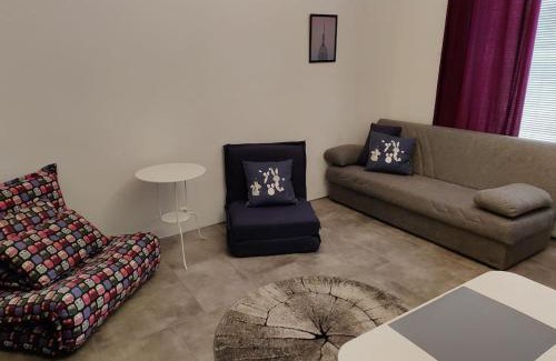 Etu-Toolo Apartment | Spacious ground-floor apartment in Etu-Töölö
