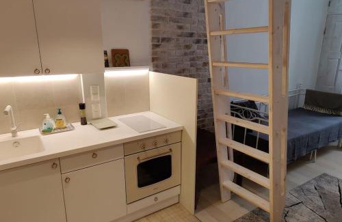 Etu-Toolo Apartment | Spacious ground-floor apartment in Etu-Töölö
