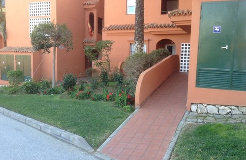 Alcorrin Apartment | Spacious Ground Floor Luxury Apartment with underground parking