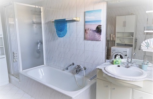 Fischbeck Apartment | Spacious guest apartment on the Weser Cycle Path