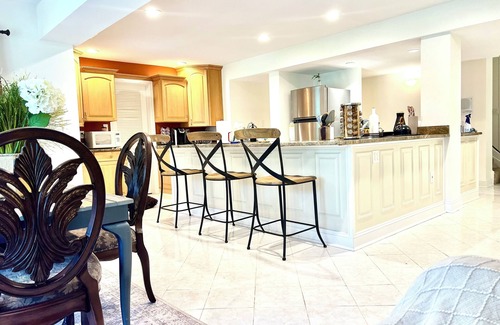 Great Falls House | Spacious Guest Suite on Lower Level in Prestigious Great Falls,VA, 2-Acre Nature