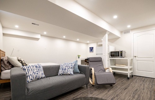 Burlington Apartment | Spacious Guest Suite Downtown Burlington