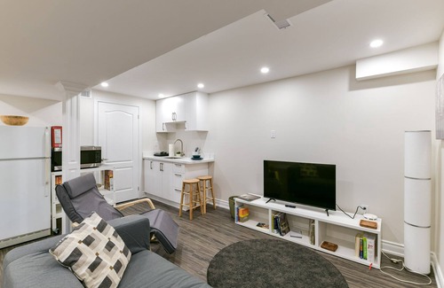 Burlington Apartment | Spacious Guest Suite Downtown Burlington