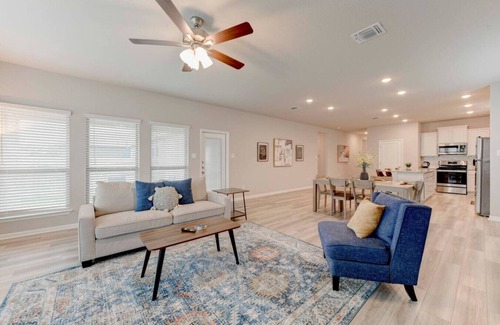 Bell County House | Spacious Haven for Workers in South Temple