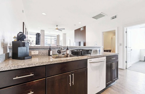 Historic Downtown Baton Rouge Apartment | Spacious High-Rise in Downtown