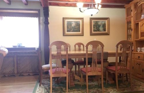 Navarredonda de Gredos House | Spacious house in Navarredonda, mountain view
