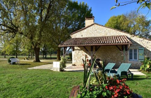 Saint-Nexans House | Spacious Holiday Home in Saint-Nexans with Terrace
