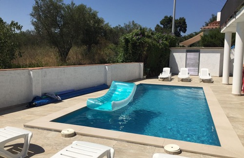 El Mas Fumats House | Spacious holiday home with private pool, internet, air conditioning