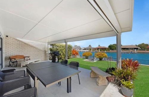 Banksia Beach House | Spacious Holiday Unit on Canal at Banksia Beach