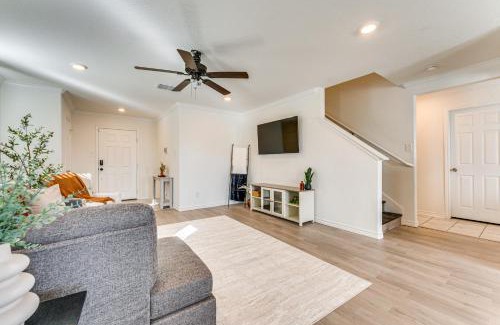 Southside House | Spacious Home 11 Mi to San Antonio River Walk