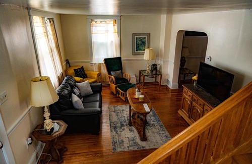 York Apartment | Spacious Home a mile away of York expo center