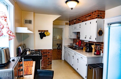 York Apartment | Spacious Home a mile away of York expo center