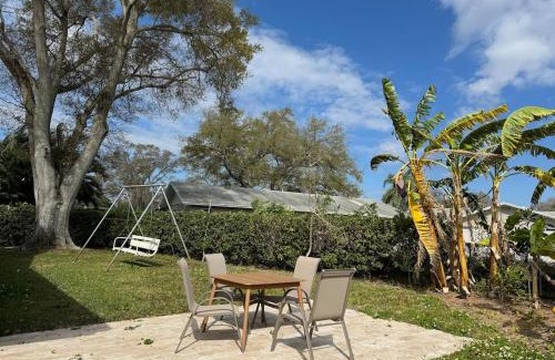 St. Petersburg - Clearwater House | Spacious Home close to Saint Pete pier and beaches
