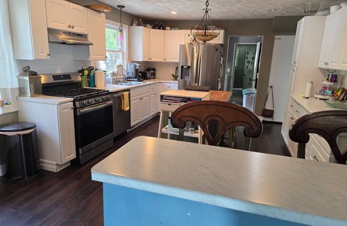 Cheboygan House | Spacious home in a convenient location to downtown and boat launch!