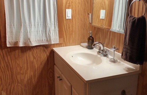 Long Beach Apartment | Spacious home in the LB neighborhood, 1 block from the beach & restaurants