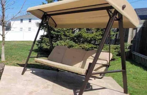 Cheektowaga House | Spacious Home near Buffalo/Bills/Airport/Niagara Falls/Orchard Park Pet friendly