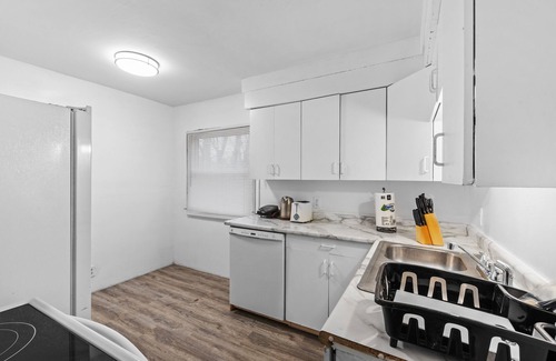 Detroit House | Spacious Home Newly Renovated Ideal for Long-Time Stays
