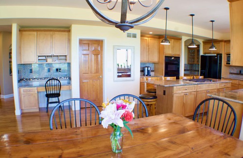 Longmont House | Spacious Home on Lake w/Rocky Mountain Views - 15 Min to Boulder