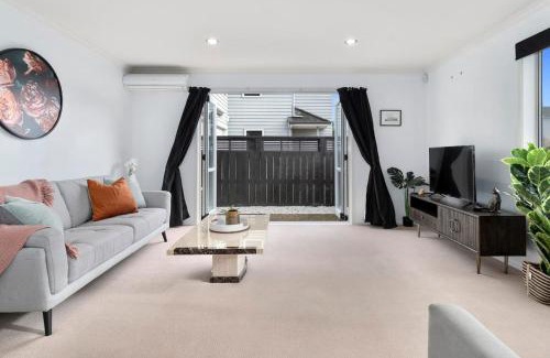 Tauranga House | Spacious home on landing drive