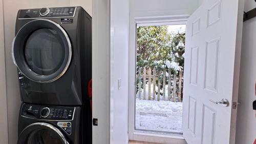 Langley House | Spacious Home Perfect for Two Families or Groups
