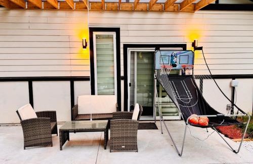 Langley House | Spacious Home Perfect for Two Families or Groups