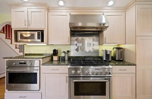 Monroe Apartment | Spacious Home Pool Hot Tub, Mins to Parks