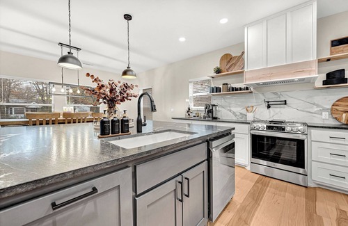 Fayetteville House | Spacious Home Steps from Baum Stadium – Ideal for Game Days!