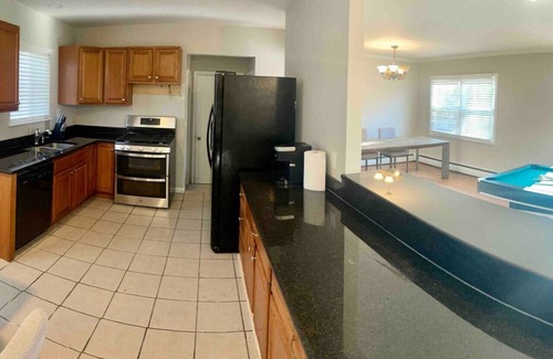 Farmington Hills House | Spacious home centrally located!