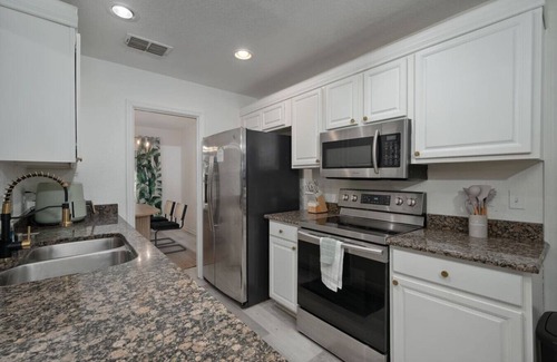 Auburndale House | Spacious Home w/Game Room | Near Parks & Dining