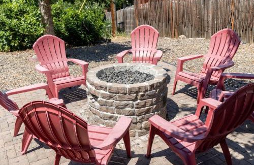 Dupont House | Spacious Home W Hot Tub, Bbq & Fire Pit