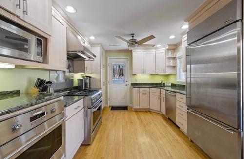 Monroe House | Spacious Home w/Pool/Hot Tub, Mins to Parks/Skiing