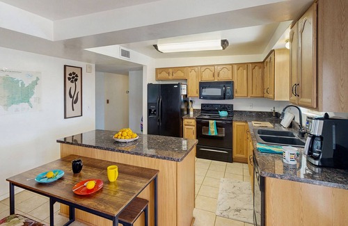 Tucson House | Spacious home w/private pool & optional pool heat, large yard