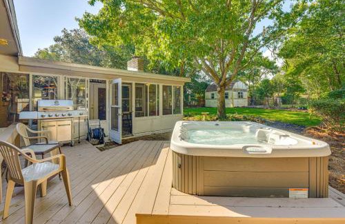 Fort Walton Beach House | Spacious Home with Hot Tub in Fort Walton Beach!