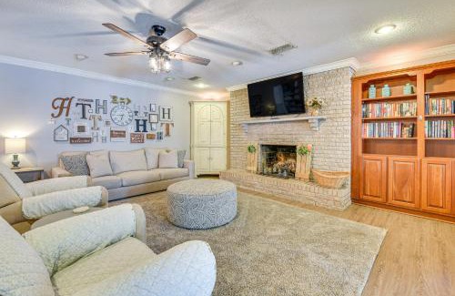 Fort Walton Beach House | Spacious Home with Hot Tub in Fort Walton Beach!