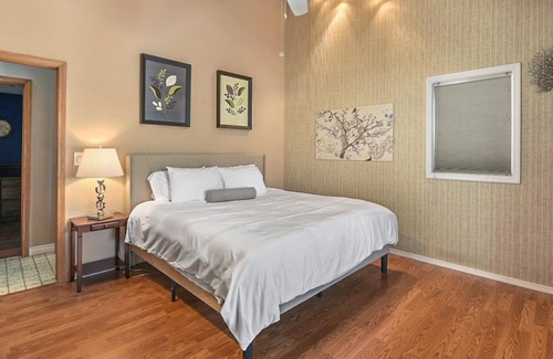 Monitor House | Spacious Home with Gorgeous Views (pet friendly) Wenatchee Valley