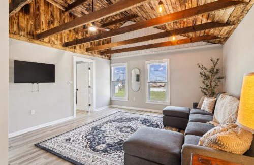 Sandusky House | Spacious Home with Game Room - 9 mins from Cedar Point