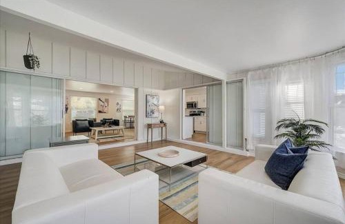 Bayshore Gardens House | Spacious home With Heated Pool 3 miles from IMG!