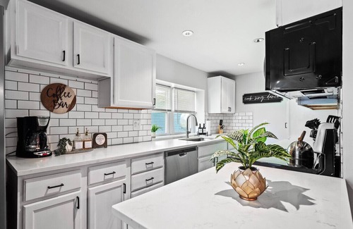 Huron House | Spacious Home With Hot Tub, Game Room and Near Cedar Point