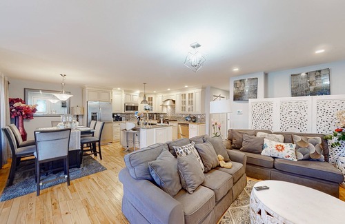 Westbrook House | Spacious home with large yard, great for groups, close to Portland & beaches