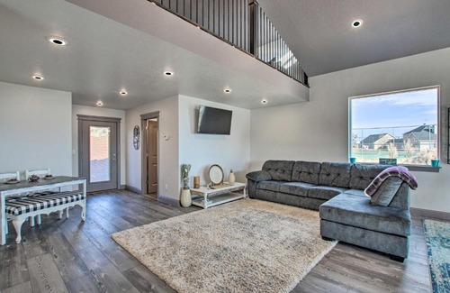 Sweetwater House | Spacious Home with Mtn Views 2 Mi to Bear Lake!
