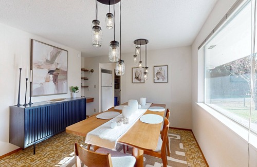 Artondale House | Spacious home with remote workspace, close to downtown Gig Harbor