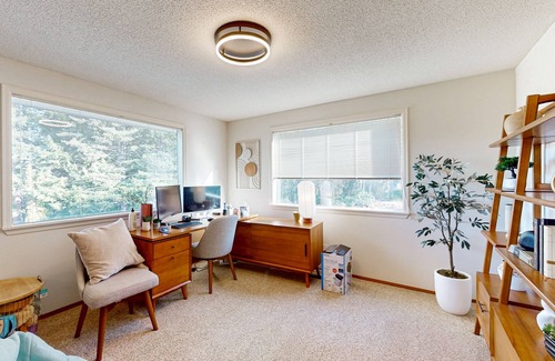 Artondale House | Spacious home with remote workspace, close to downtown Gig Harbor