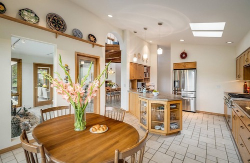 Wonderland Lake House | Spacious Home with Stunning Mountain Views, 10-min to Downtown