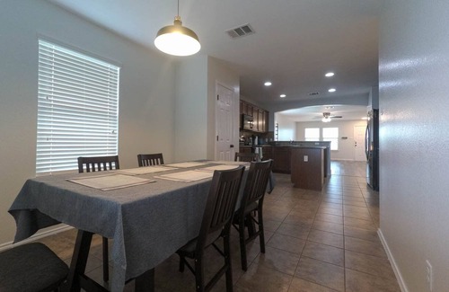 Temple House | Spacious home with WiFi/AC