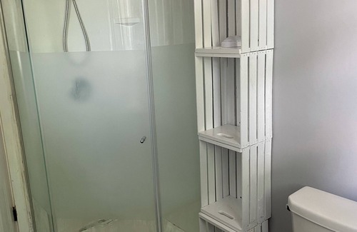 Peterborough House | Spacious house, 5 min walk to downtown- cafes, restaurants, and pubs